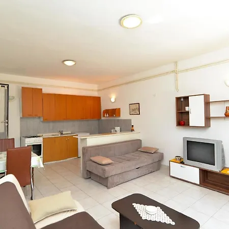 Apartment Fuer 4 Personen Ca 56 Qm In Stinjan, Istrien Istrische Riviera *
